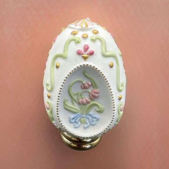Cybis Floral EGG Franklin Mint Collectors Treasury with STAND and Egg 3" 1988 - Picture 1 of 9